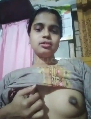 Village bhabhi boobs dikha kar dabati hai